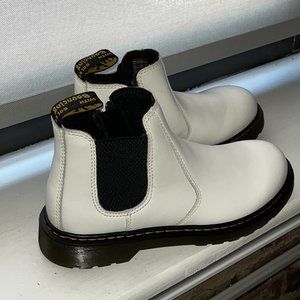 *BRAND NEW* JUNIOR 2976 LEATHER CHELSEA BOOTS Dr. Martens